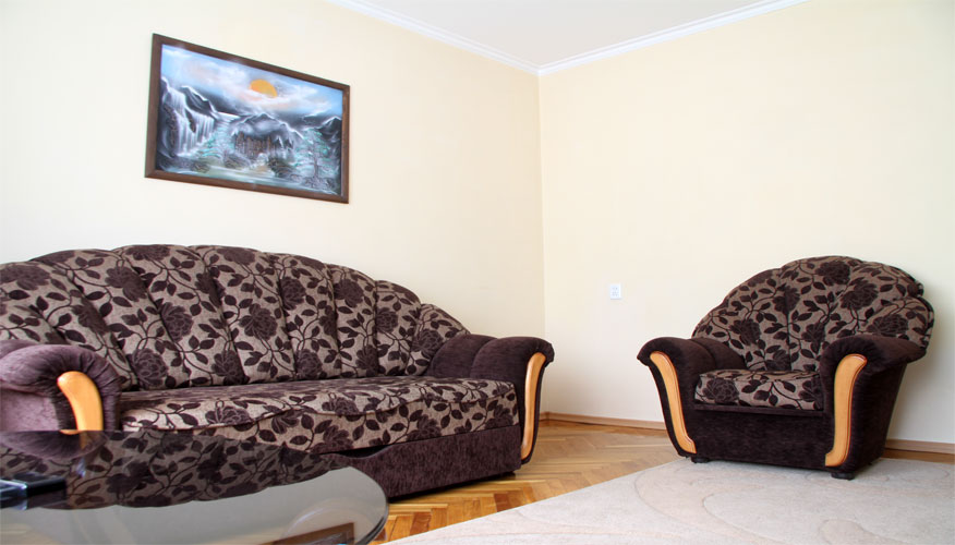 Rent4RoomsApartmentInCentralPartOfChisinau2.jpg