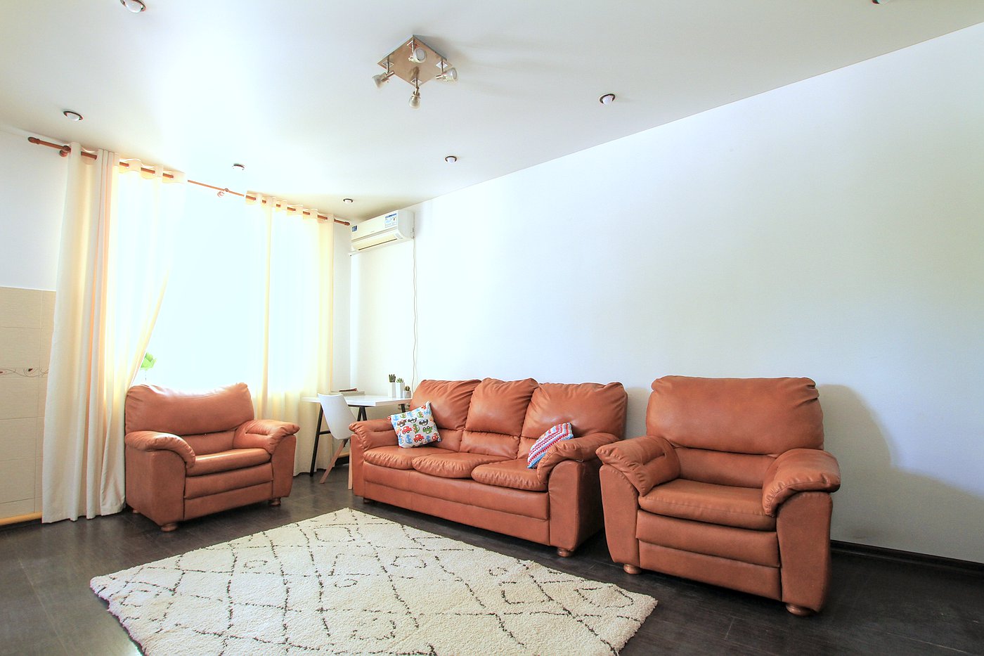 Apartment-rental-at-Sculeni-Chisinau_03.jpg